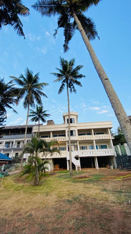 Hellovarkala Beach Resort Luaran gambar