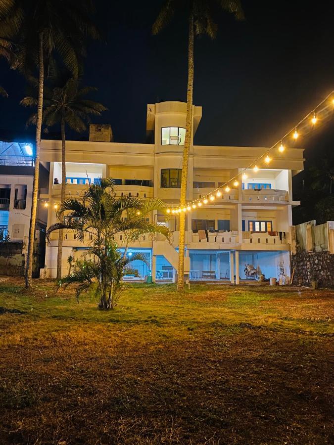 Hellovarkala Beach Resort Luaran gambar