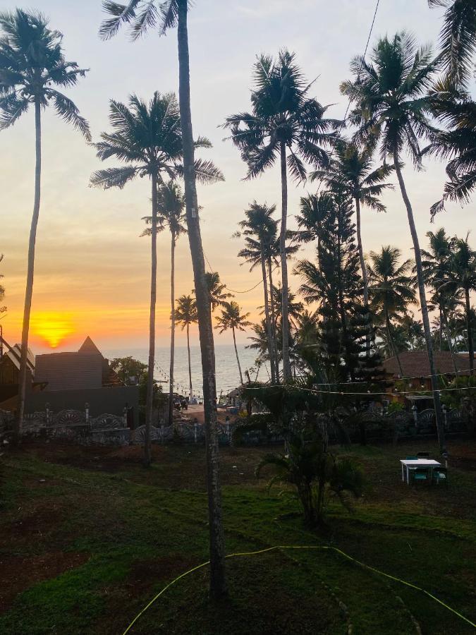 Hellovarkala Beach Resort Luaran gambar