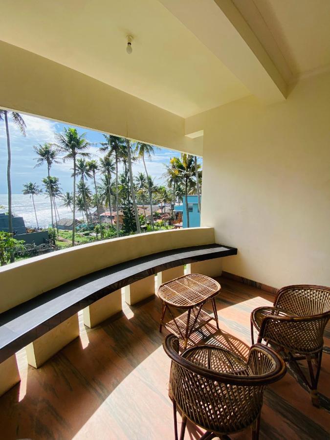 Hellovarkala Beach Resort Luaran gambar