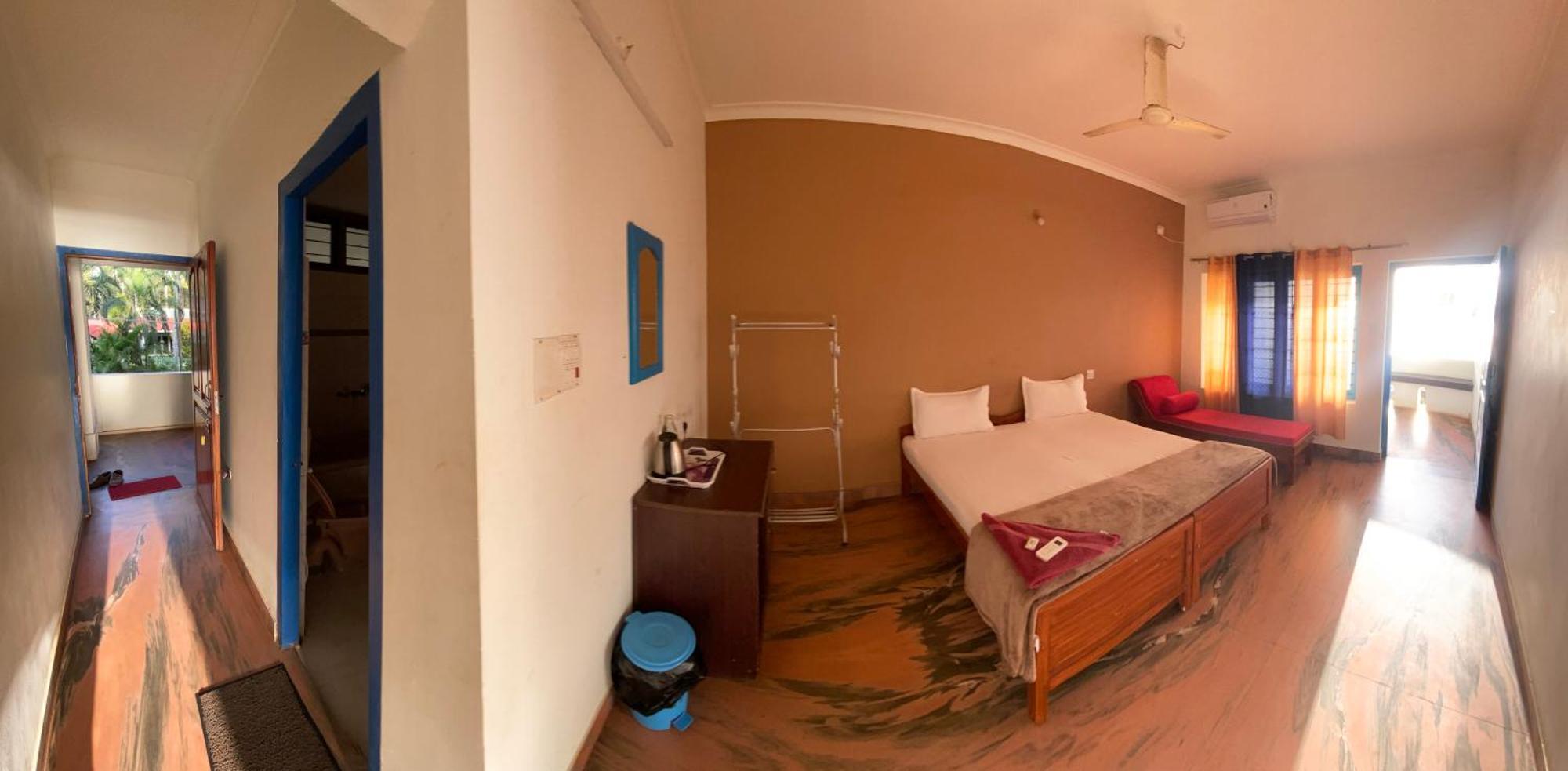Hellovarkala Beach Resort Luaran gambar
