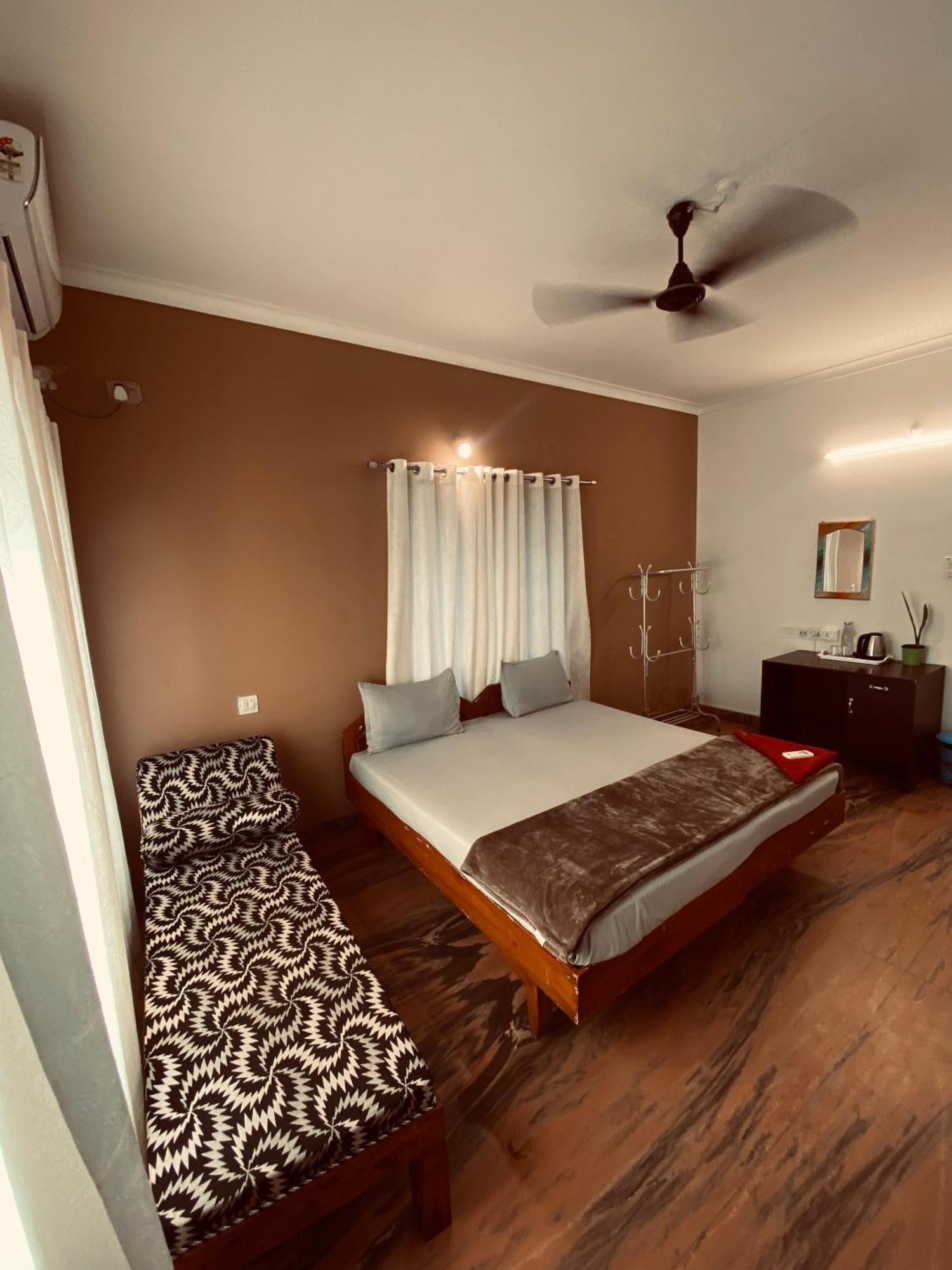 Hellovarkala Beach Resort Luaran gambar